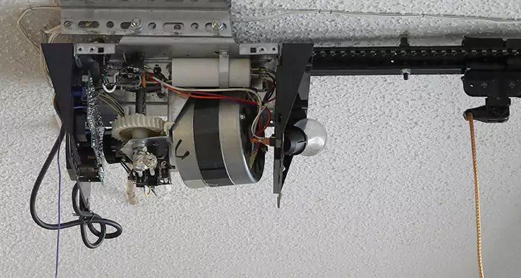 Emergency Garage Door Opener Repair in Estero, FL
