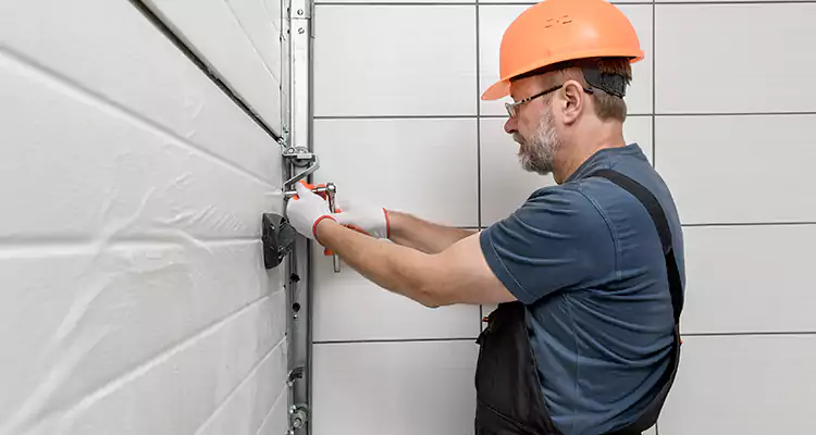 Emergency Garage Door Repair in Estero, FL